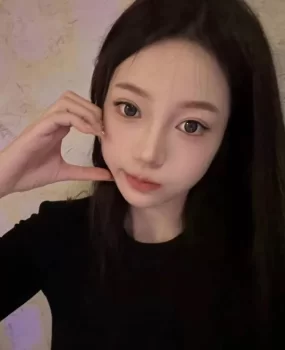 森林半岛美女
