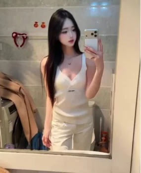 精致小幺妹颜值高