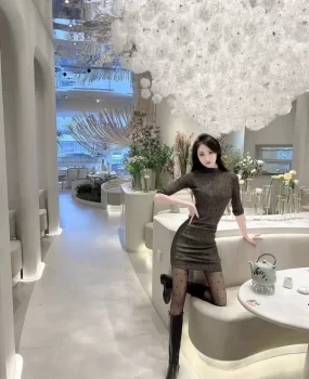 咖啡店上班的主管小姐姐黑丝诱惑