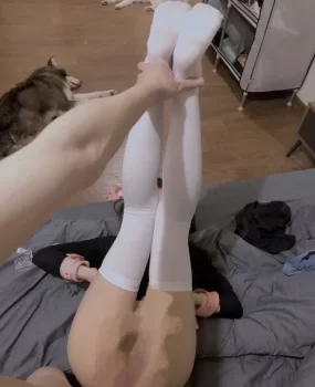 北京私密公寓里面刚下海的学生嫩b