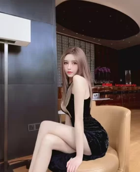 小店职业名妓，活儿好，词儿多