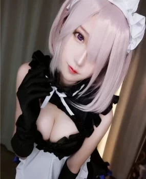 大尺度黑丝OL装束